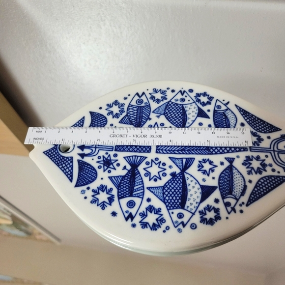 1968 Vintage Norwegian Porcelain Fish Form Trivet by Porsgrund - Picture 4 of 6